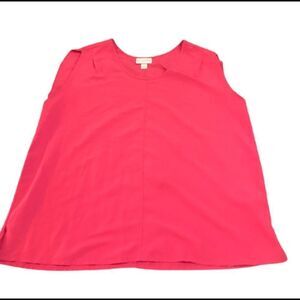 Cute sleeveless blouse 